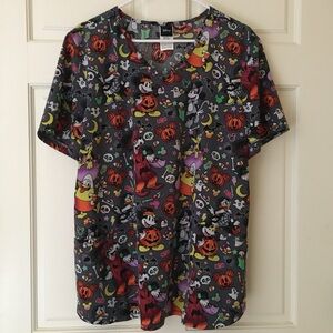 Disney Scrub Top (XL) Women’s Halloween Short Sleeve Shirt 2 Pockets 
Medical